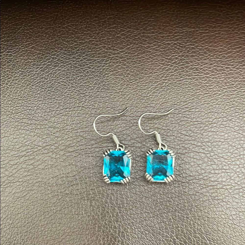 NEW Elegant Silver Tone London Blue Simulated Topaz Earrings
